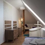 Appartement U Vaclava - 7 Minut Od Letiste Vaclava Havla - Parkovani Zdarma Kněževes