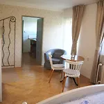 U Vaclava - 7 Minut Od Letiste Vaclava Havla - Parkovani Zdarma * Kněževes