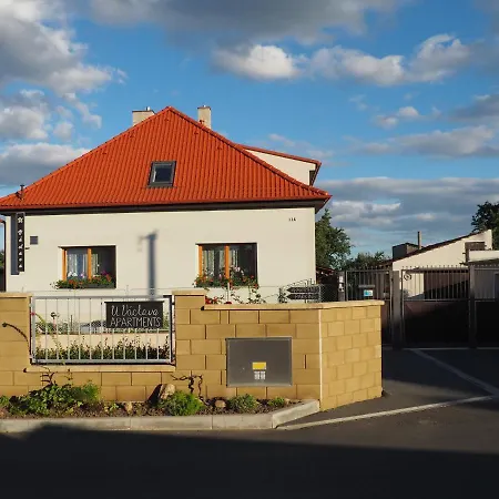 Lejlighed U Vaclava - 7 Minut Od Letiste Vaclava Havla - Parkovani Zdarma Kněževes