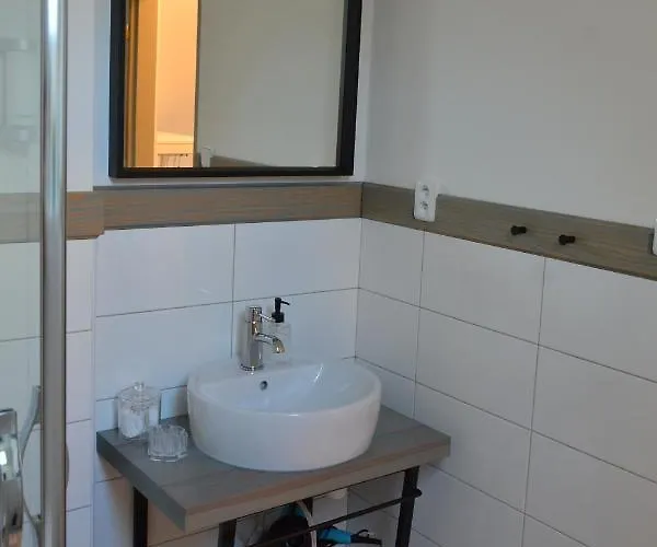 Apartment U Vaclava - 7 Minut Od Letiste Vaclava Havla - Parkovani Zdarma Kněževes