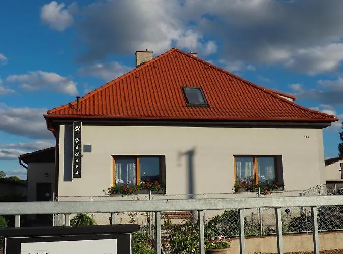 U Vaclava - 7 Minut Od Letiste Vaclava Havla - Parkovani Zdarma