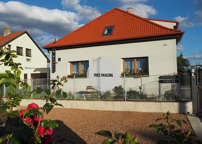 U Vaclava - 7 Minut Od Letiste Vaclava Havla - Parkovani Zdarma Apartment *
