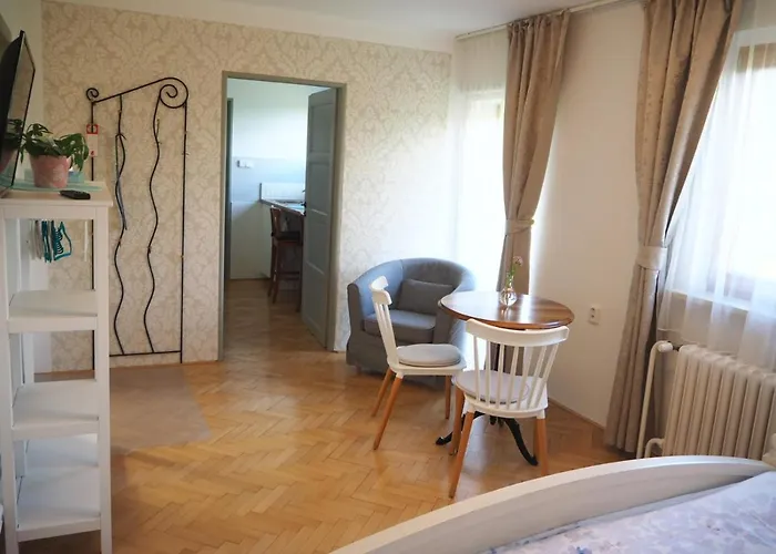 U Vaclava - 7 Minut Od Letiste Vaclava Havla - Parkovani Zdarma * Kněževes