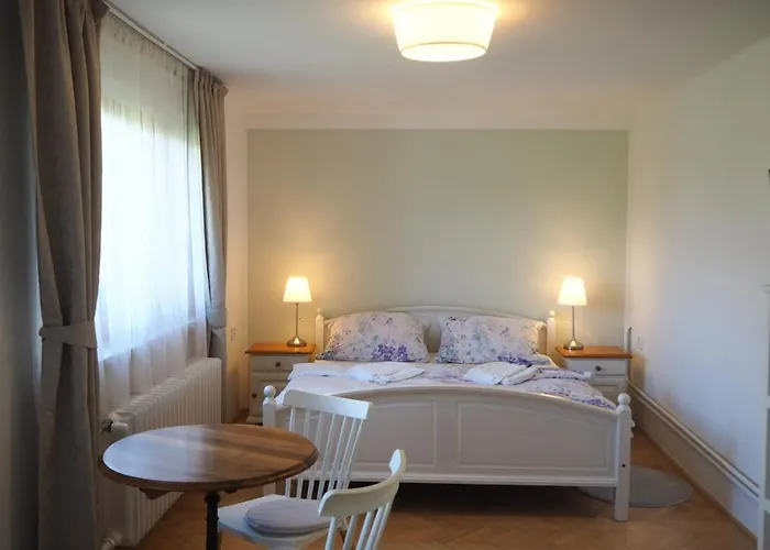 Apartment U Vaclava - 7 Minut Od Letiste Vaclava Havla - Parkovani Zdarma