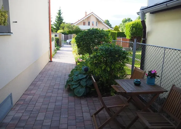 Apartment U Vaclava - 7 Minut Od Letiste Vaclava Havla - Parkovani Zdarma Kněževes