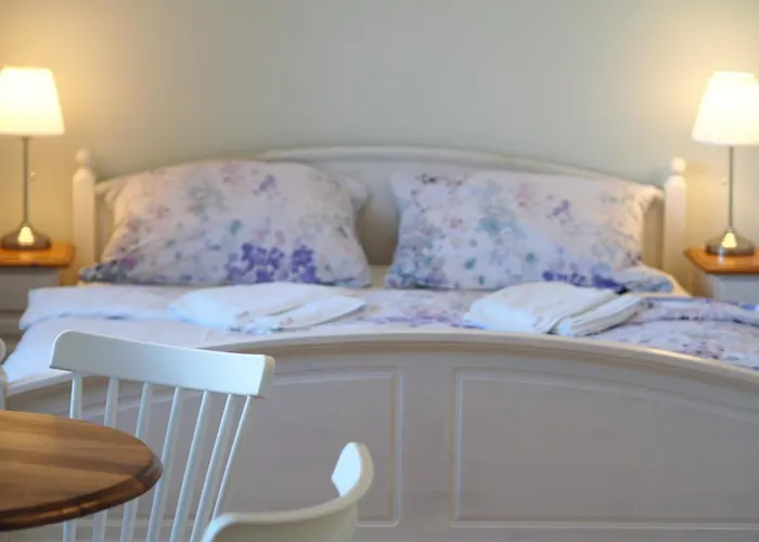 Apartment U Vaclava - 7 Minut Od Letiste Vaclava Havla - Parkovani Zdarma Kněževes