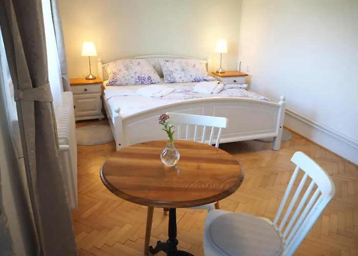 U Vaclava - 7 Minut Od Letiste Vaclava Havla - Parkovani Zdarma Apartment